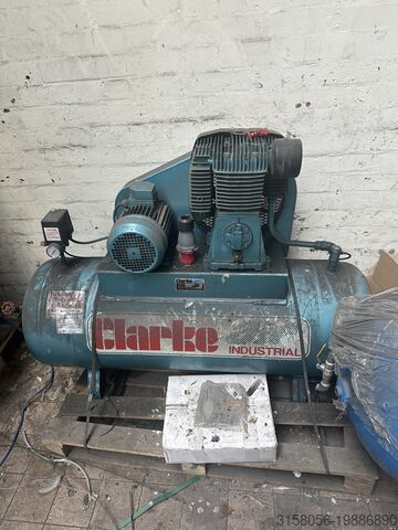 поршневой компрессор Clarke Air Industrial SE25C200