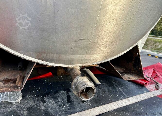 Емкость из нержавеющей стали – горизонтальная – 7700 л  