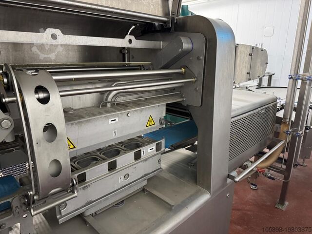 Линия герметизации лотков Multivac 2016 года с наработкой менее 2000 часов Multivac T700