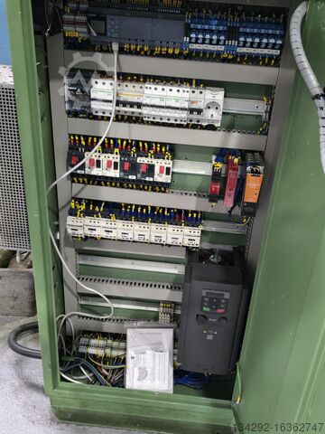 винтовая производственная машина National Machinery M5