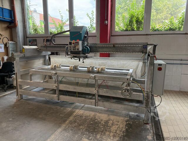 Обрабатывающий центр Martin Kolb Maschinenbau GmbH & Co. KG Genius 2500