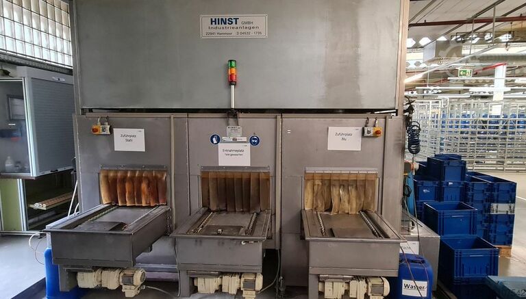 проточная установка для очистки деталей Hinst Durchlaufreinigungsanlage