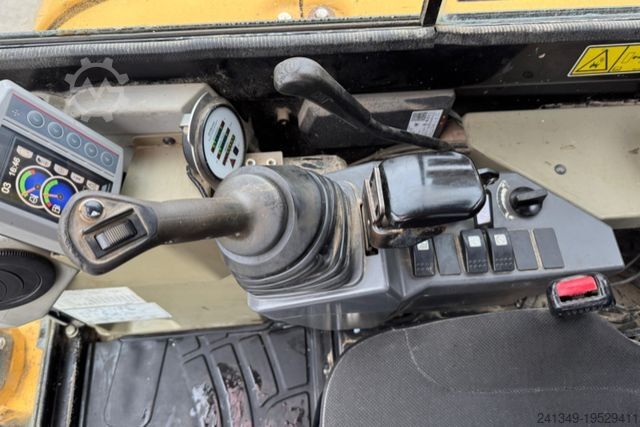 Гусеничный экскаватор Caterpillar CATERPILLAR | 303.5 E Powertilt