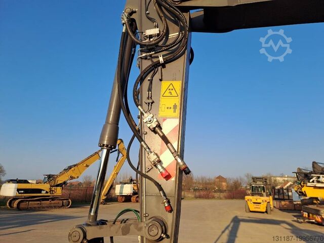 Колесный экскаватор Volvo EW160E