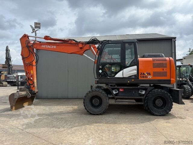 Колесный экскаватор Hitachi ZX 140 W-5