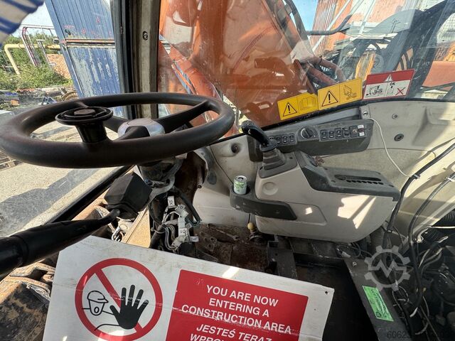 Мини-экскаватор TAKEUCHI TB216