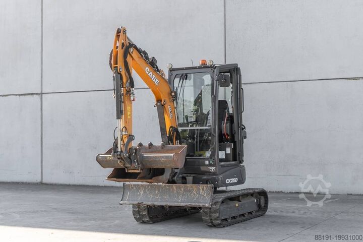 Мини-экскаватор CASE CX 25 D