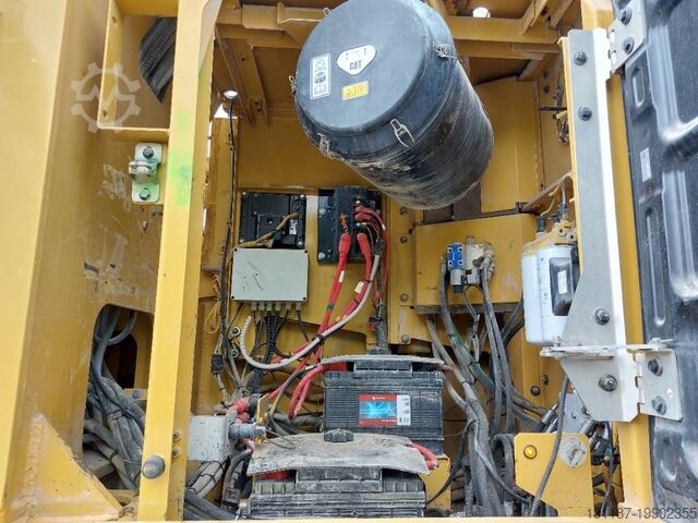 Гусеничный экскаватор Caterpillar 352FL XE MHD (17m demoliton)