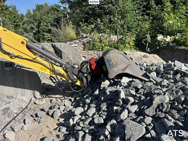 Гусеничный экскаватор New Holland E55B excavator w/ digging bucket, sanding bucket,