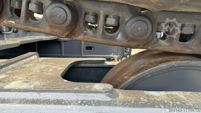 Гусеничный экскаватор Case CX700 ME