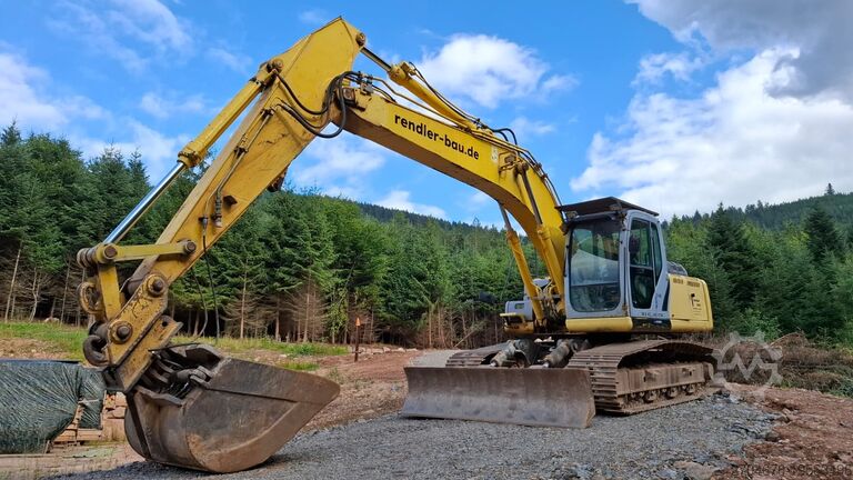 Гусеничный экскаватор New Holland E215 B L-Mono