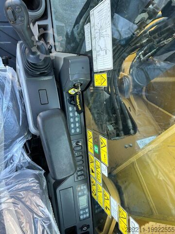 Гусеничный экскаватор Caterpillar 325 FL CR