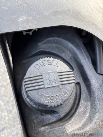 Гусеничная рабочая платформа Oil & Steel Octopussy 14.12 Twin