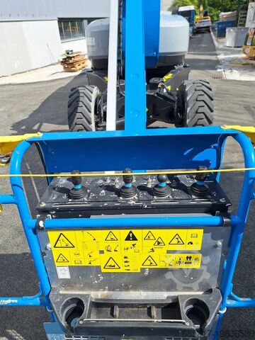 Шарнирная стрела Genie ZX 135