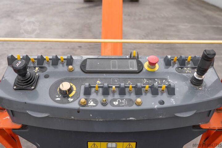 Телескопическая платформа JLG 1350 SJP