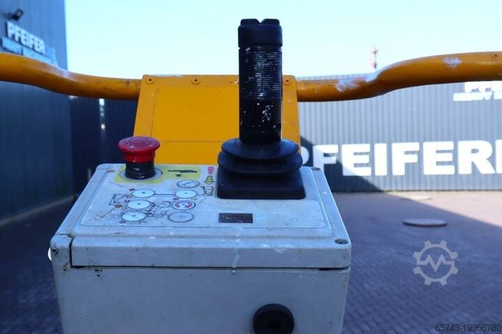 Шарнирно-телескопическая рабочая платформа Snorkel A38E Electric, 13.5m Working Height, 6.1m Reach, 2