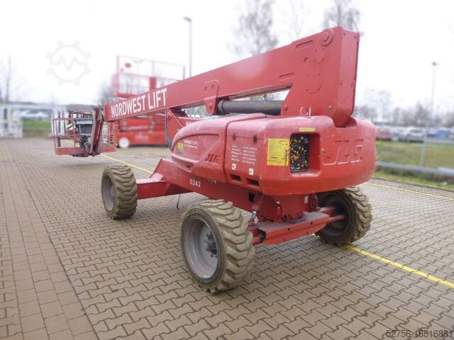 Шарнирно-телескопическая рабочая платформа JLG E 600 JP