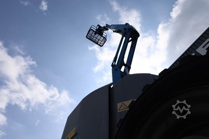 Шарнирно-телескопическая рабочая платформа Genie Z34/22 Diesel, 4x4 Drive, 12.6m Working Height, 6.