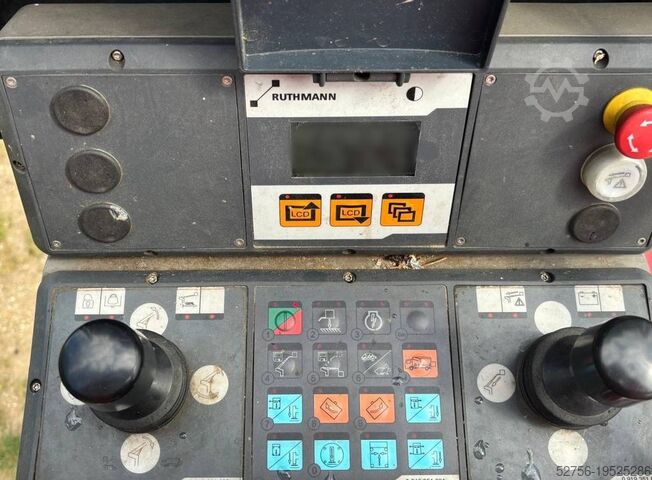 Платформа, установленная на грузовике Ruthmann TB300