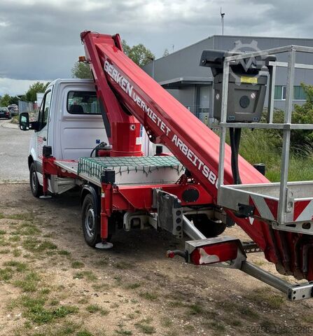 Платформа, установленная на грузовике Ruthmann TB300