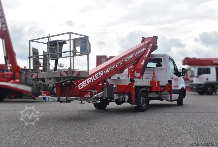 Платформа, установленная на грузовике Ruthmann TB300