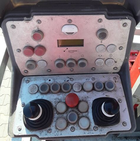 Платформа, установленная на грузовике Ruthmann T 330.1