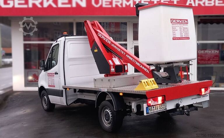 Платформа, установленная на грузовике France Elevateur Topy 10.2