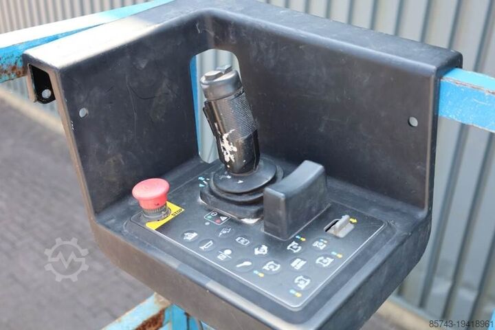 Ножничный подъемник Genie GS5390 Diesel, 4x4 Drive, 18.15m Working Height, 6