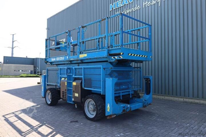 Ножничный подъемник Genie GS5390 Diesel, 4x4 Drive, 18.15m Working Height, 6