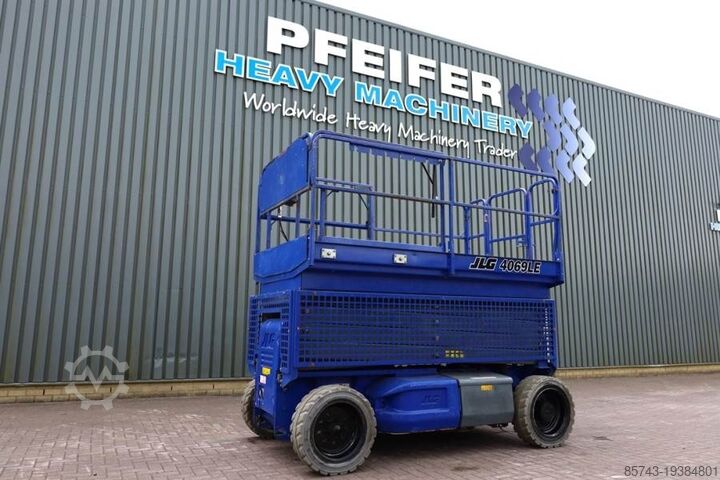 Ножничный подъемник JLG 4069LE Electric, 14.2m Working Height, 360kg Capac