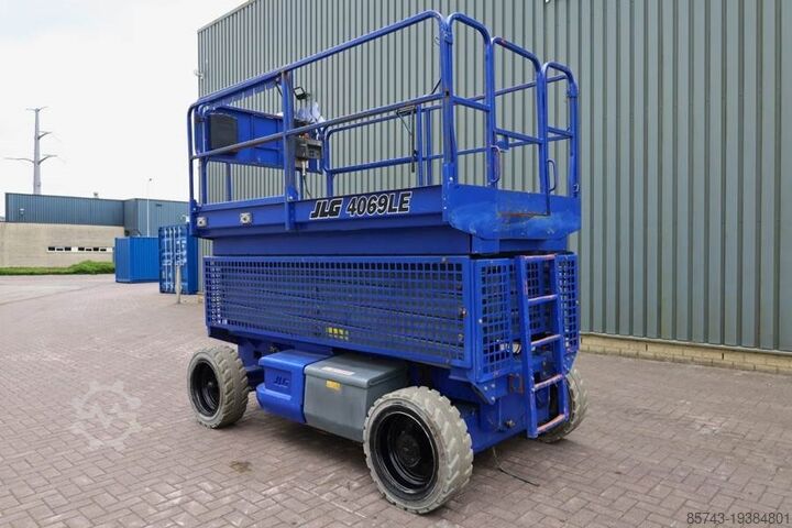Ножничный подъемник JLG 4069LE Electric, 14.2m Working Height, 360kg Capac