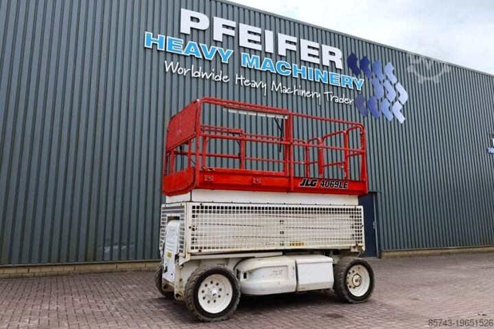 Ножничный подъемник JLG 4069LE Electric, 14.2m Working Height, 360kg Capac