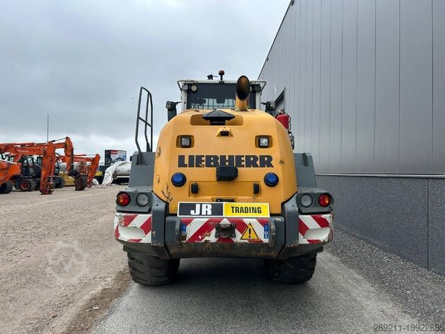Колесный погрузчик Liebherr L 550 (Comes with High-tip - Mit Hochkipper)
