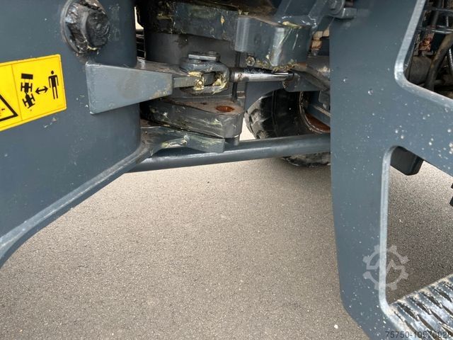 Погрузчик с колёсным шасси O&K L 8.5  - Schaufel - Palettengabel- 4717 Betriebs