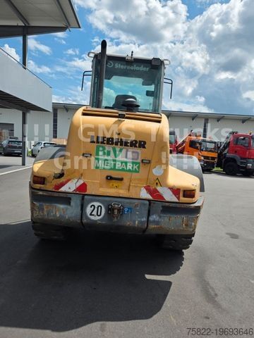 Погрузчик с колёсным шасси LIEBHERR 514 Stereo / Reifen 90% / D-Maschine