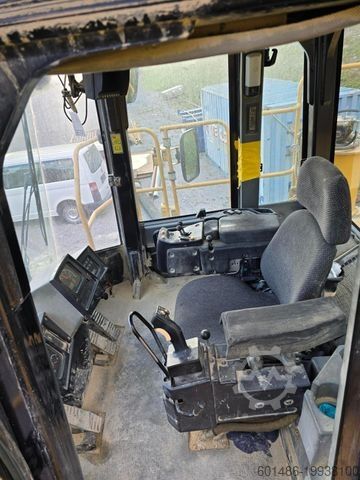 Погрузчик с колёсным шасси CATERPILLAR 988 H