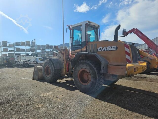 погрузчик с колесным приводом CASE 621 D