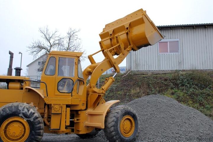 Погрузчик с колёсным шасси CAT 966 C