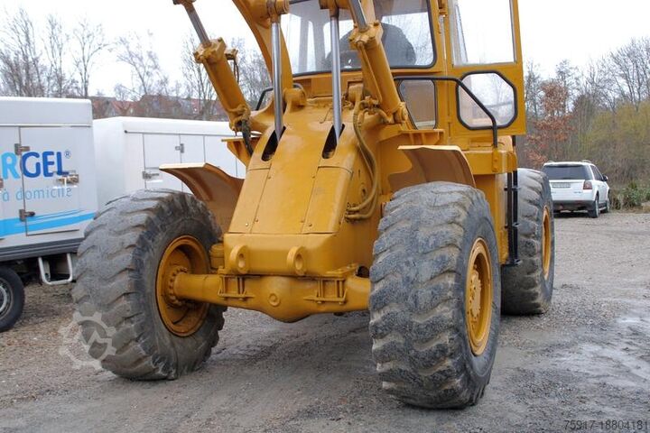 Погрузчик с колёсным шасси CAT 966 C