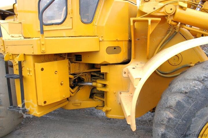 Погрузчик с колёсным шасси CAT 966 C