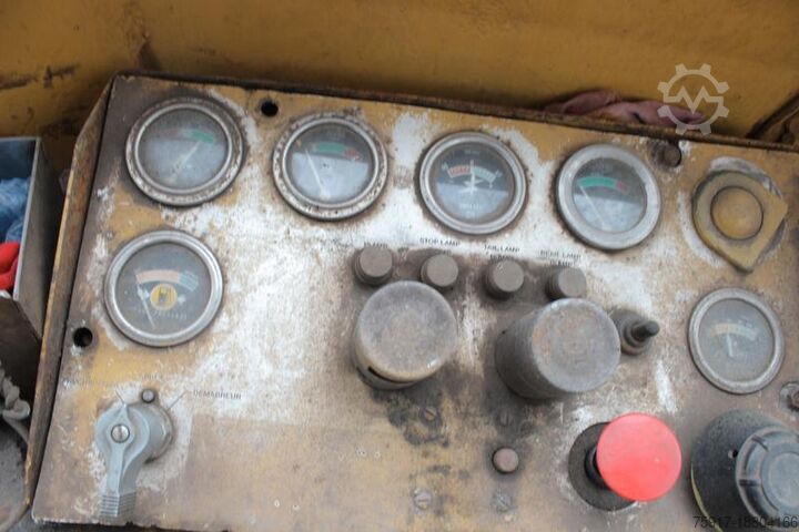 Погрузчик с колёсным шасси CAT 966 C