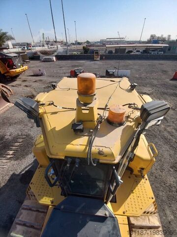 Нивелировочная машина Komatsu D155A-6R (4 pieces available in Abu Dhabi)