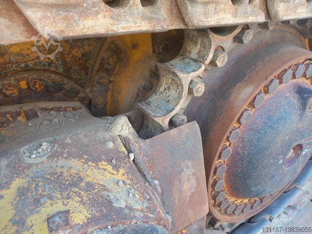 Нивелировочная машина Komatsu D155A-6R (4 pieces available in Abu Dhabi)