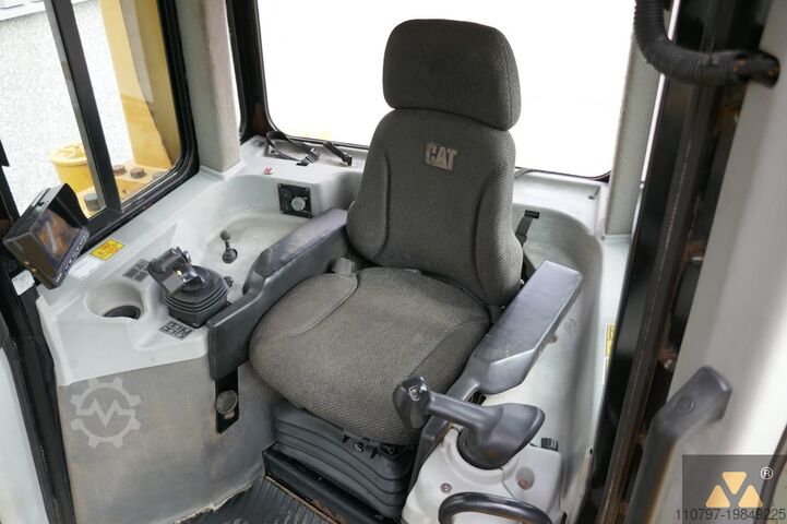 Нивелировочная машина Caterpillar D6T LGP