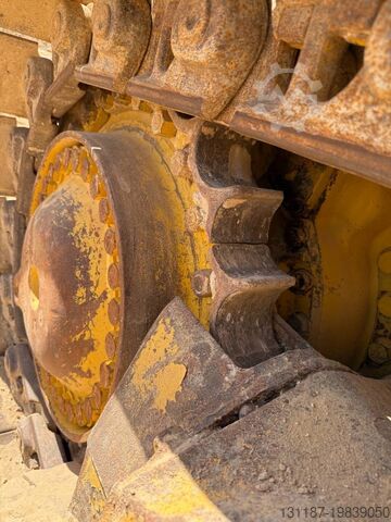 Нивелировочная машина Komatsu D155A-6R (4 pieces available in Abu Dhabi)