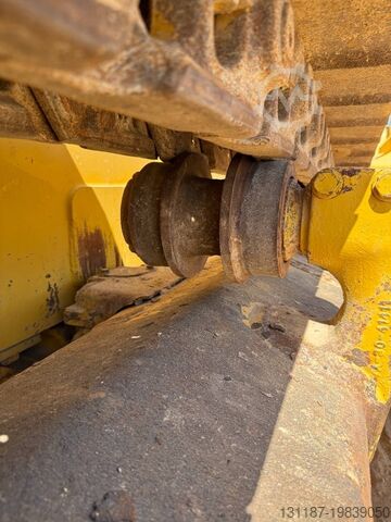 Нивелировочная машина Komatsu D155A-6R (4 pieces available in Abu Dhabi)