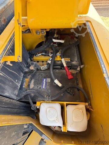 Нивелировочная машина Komatsu D155A-6R (4 pieces available in Abu Dhabi)