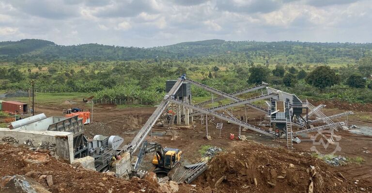 Дробилка Polygonmach 350 tons per hour stationary crushing, screenin...