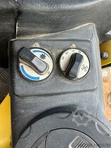 Одновальцовый каток BOMAG BW213PDH-4 / 2012 BJ / Deutsche Maschine