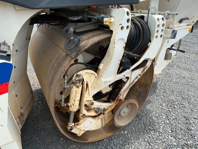 Одновальцовый каток BOMAG BW 174 AP-4 AM Walze 12 Ton *Vibrator *Streuer